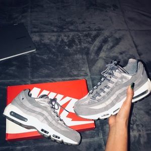 WMNS AIR MAX 95 LX GUNSMOKE